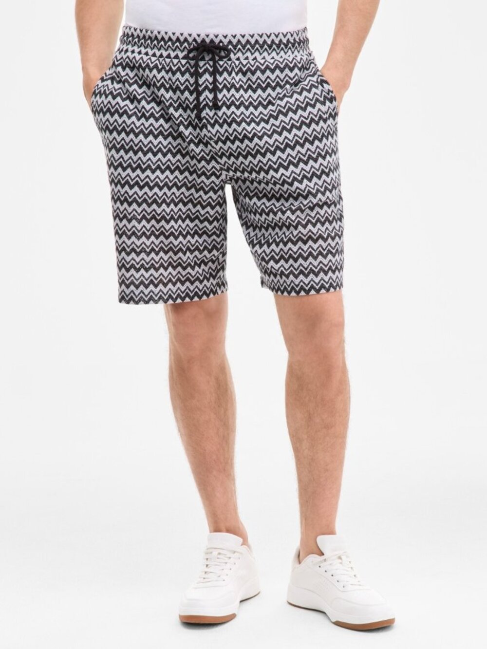 Karl Lagerfeld Paris Chevron Drawstring 8.5 Shorts   NWT